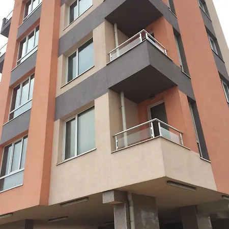 Happy Mladost Apartment Sofia